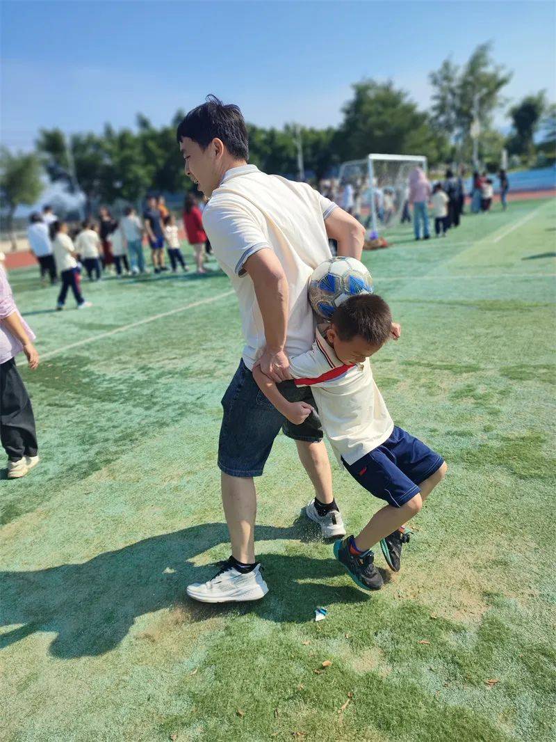 全国亲子趣味运动会,家庭合作共创佳绩的简单介绍 全国亲子趣味运动会,家庭合作共创佳绩的简单介绍